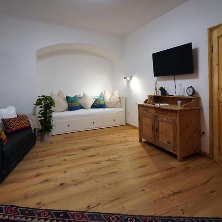 Altstadt Apartment Am Schergentor Hall in Tirol Exterior foto